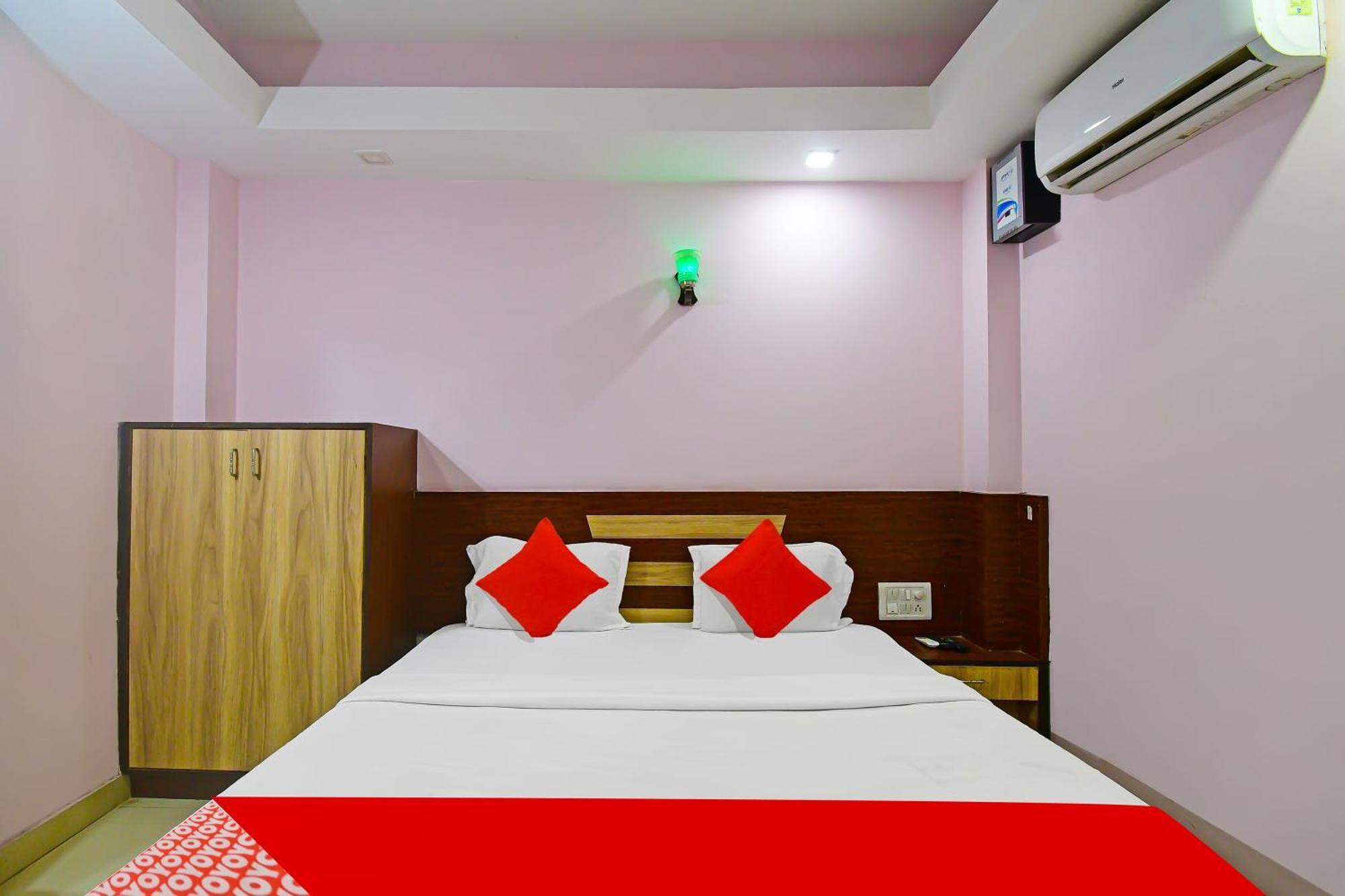 Oyo Flagship Hotel Sea Garden Puri Buitenkant foto